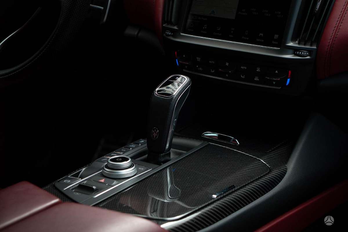 Maserati Levante, 3.0 l., off-road / crossover