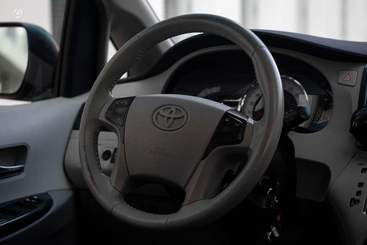 Toyota Sienna, 3.5 l., Минивэн
