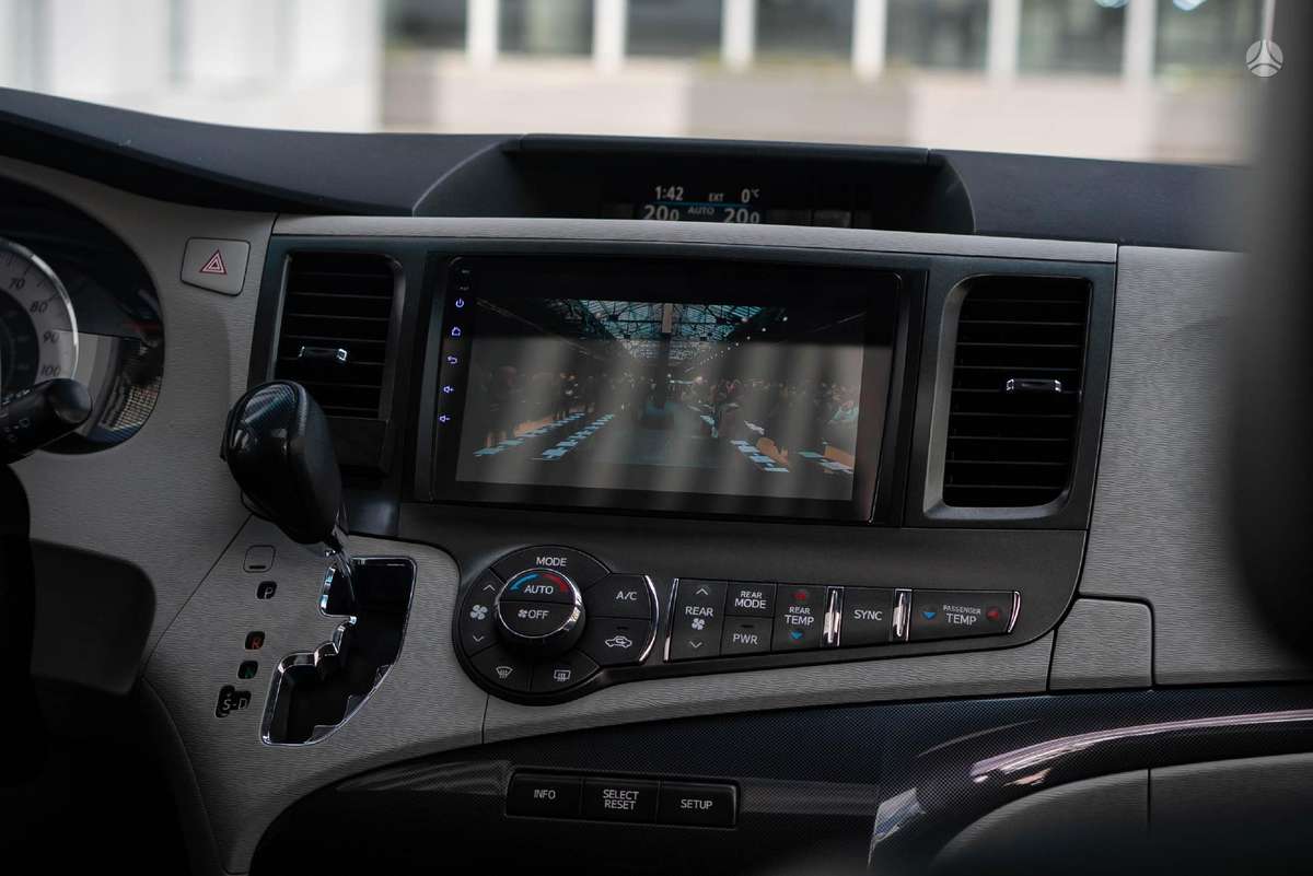 Toyota Sienna, 3.5 l., mpv / minivan