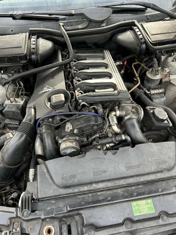 BMW 5 serija Dalis pristatome