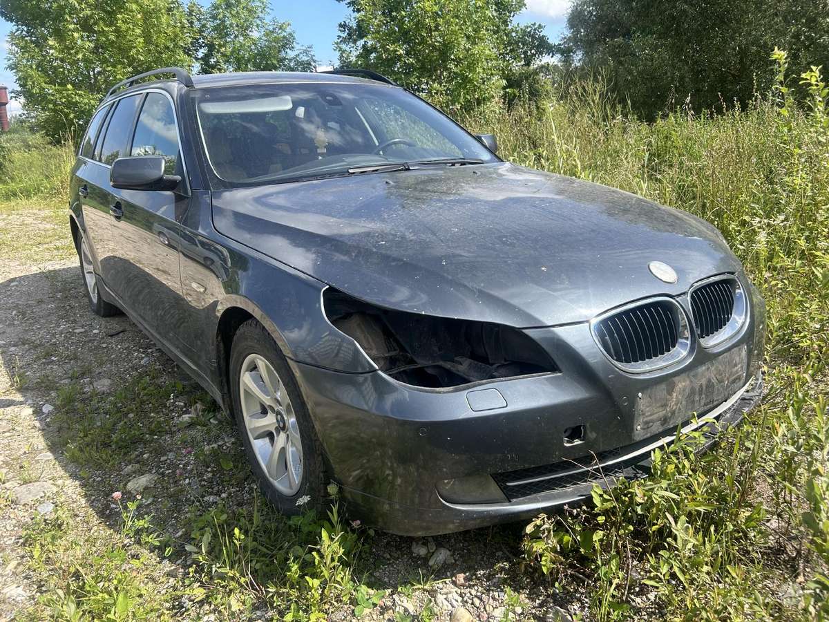 BMW 5 serija Dalis pristatome