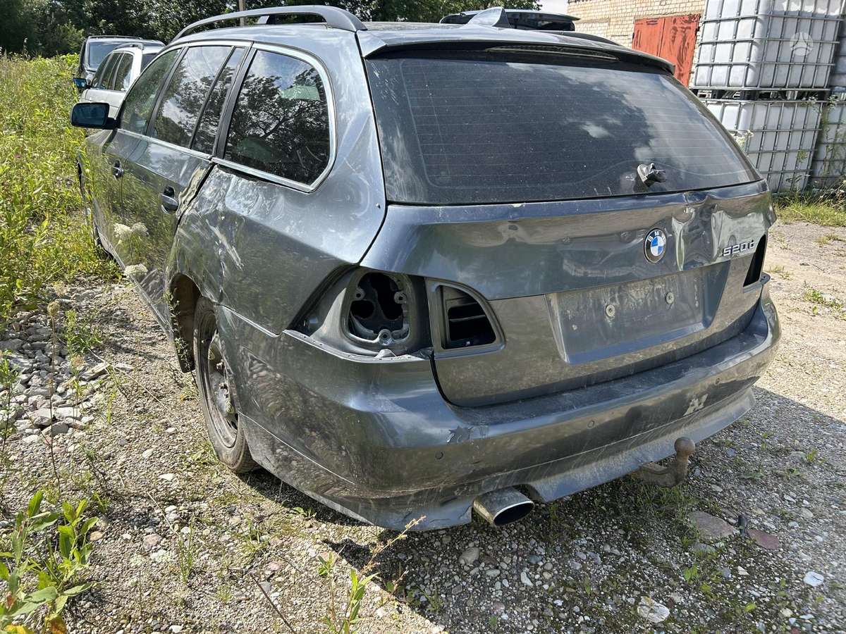 BMW 5 serija Dalis pristatome