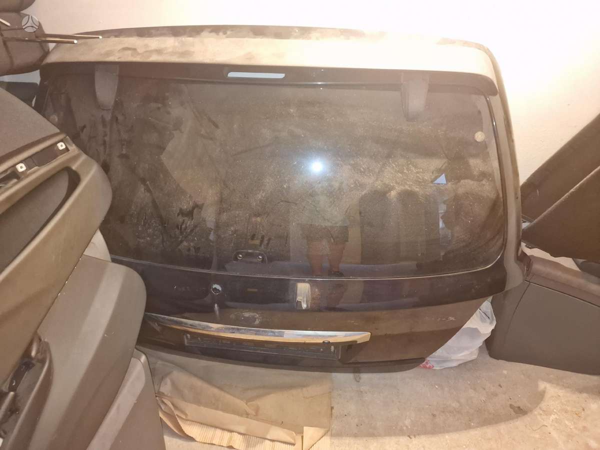 Kia Sorento hood (front, rear)