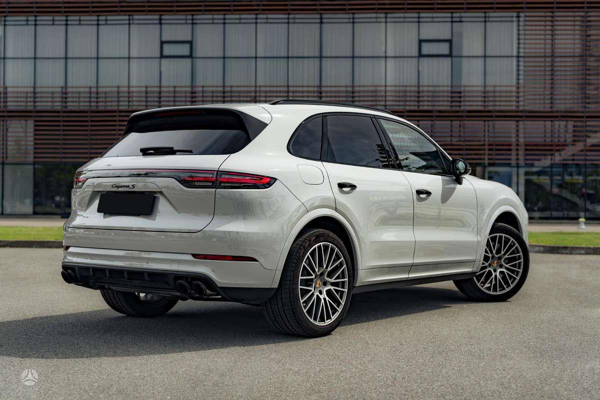 Porsche Cayenne - 8