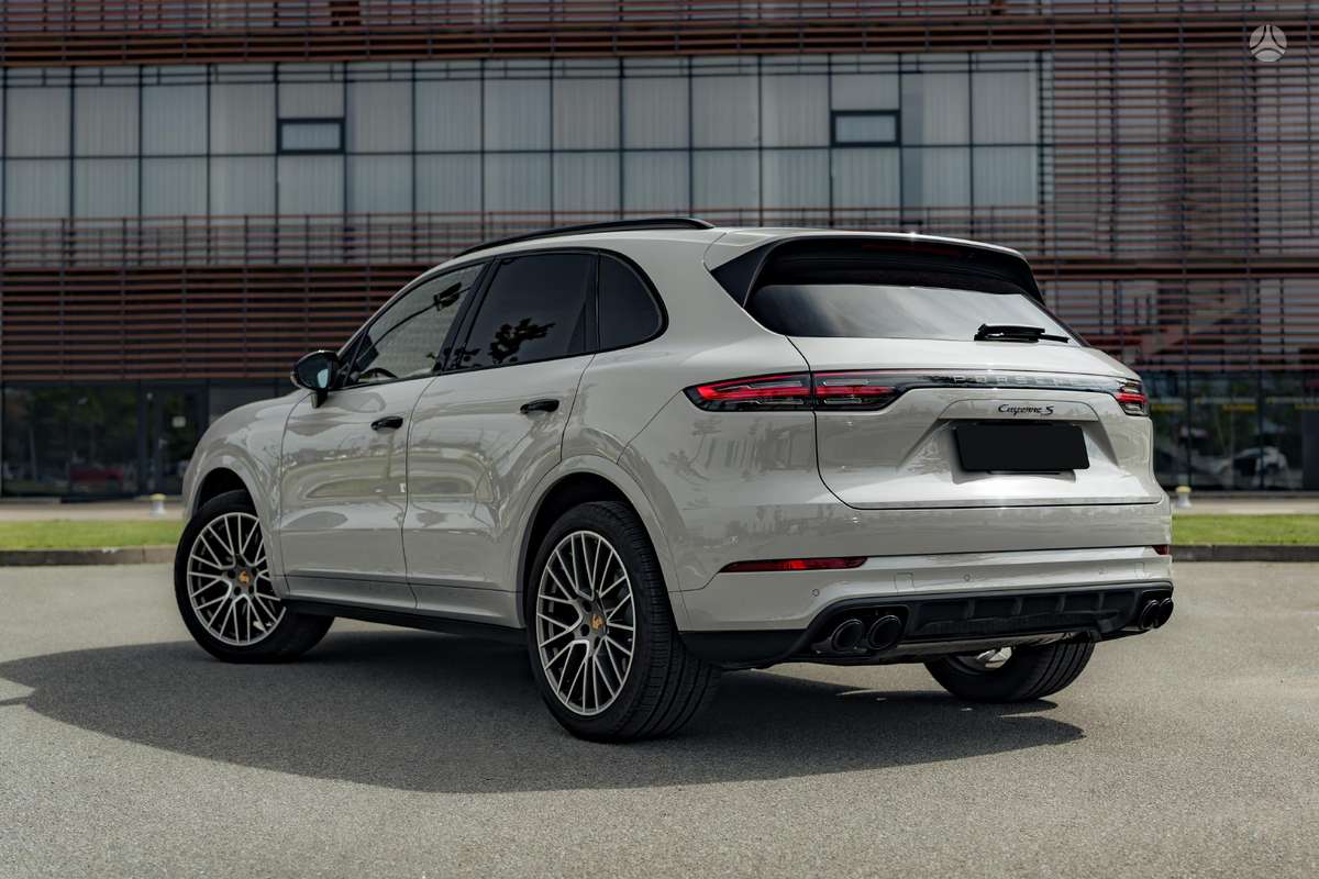 Porsche Cayenne - 9