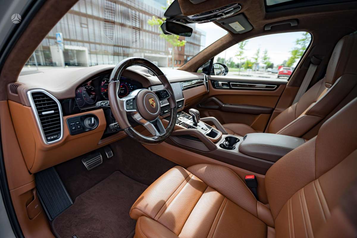 Porsche Cayenne - 11
