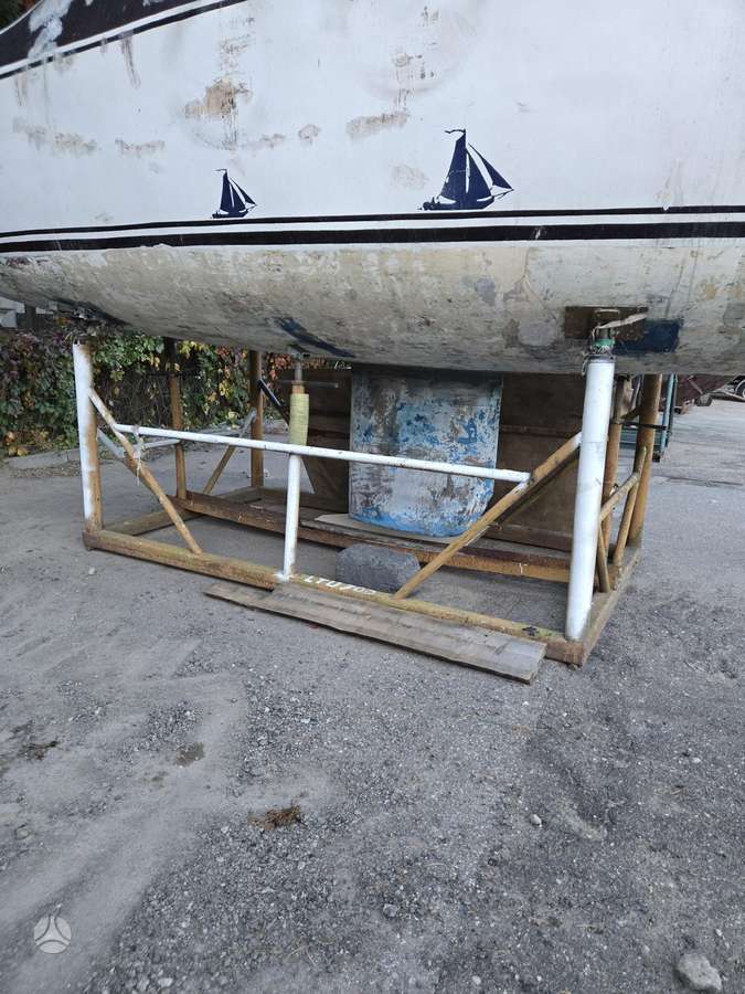Savadarbė LT300, Jachta dalimis