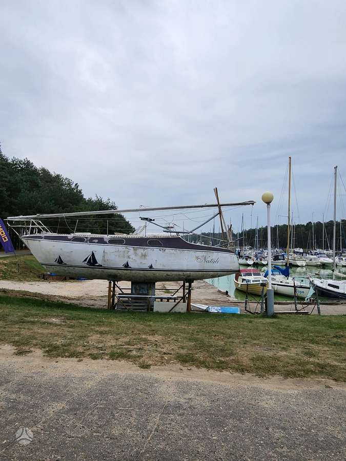 Savadarbė LT300, Jachta dalimis