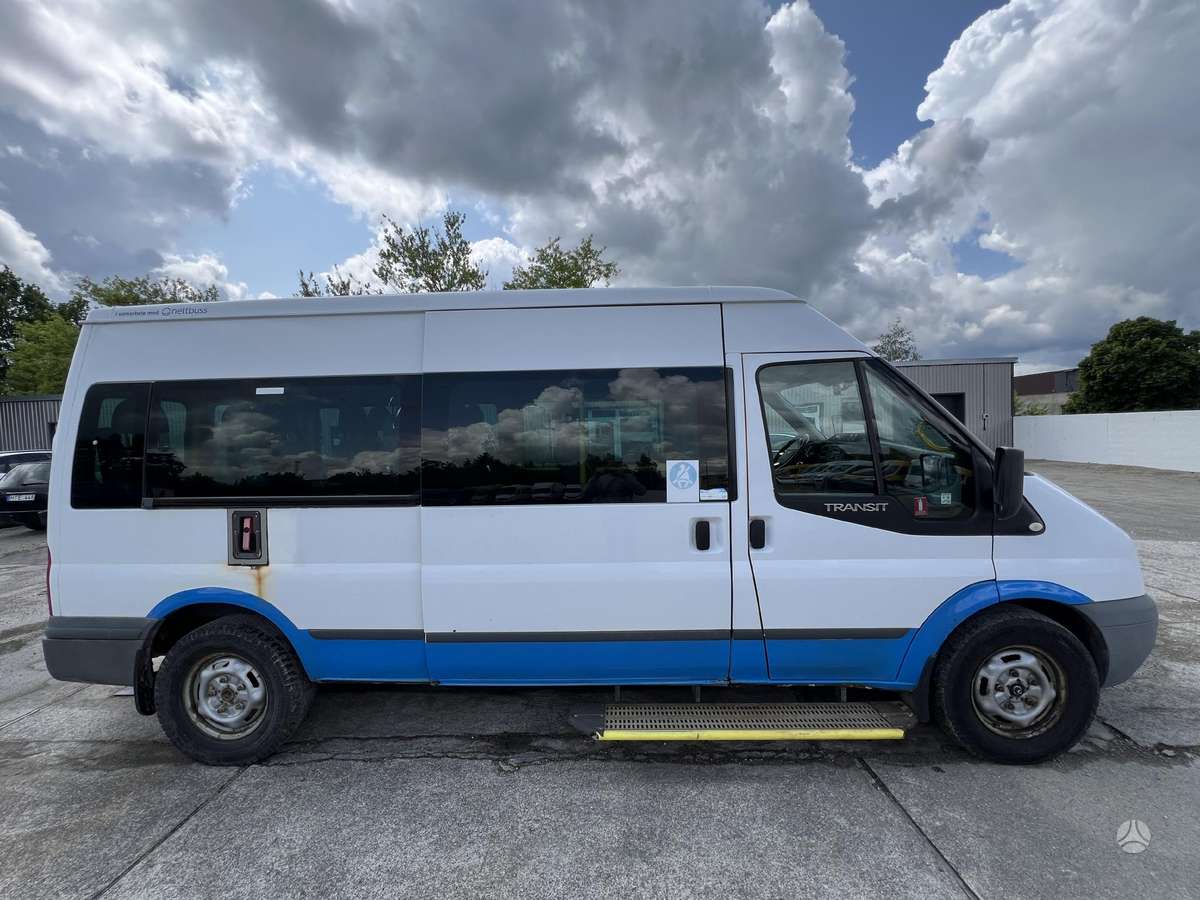 Ford Transit, passenger vans