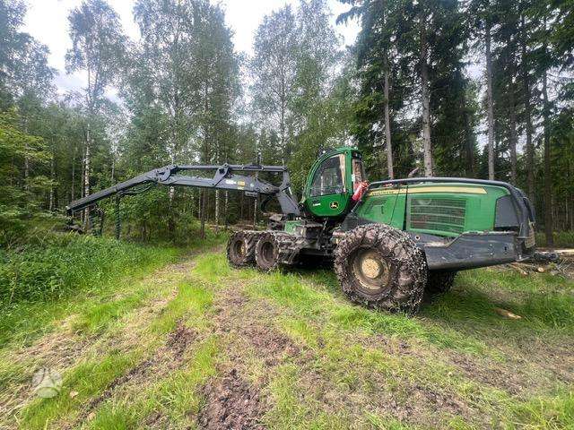 John Deere 1170G (H518), harvesters