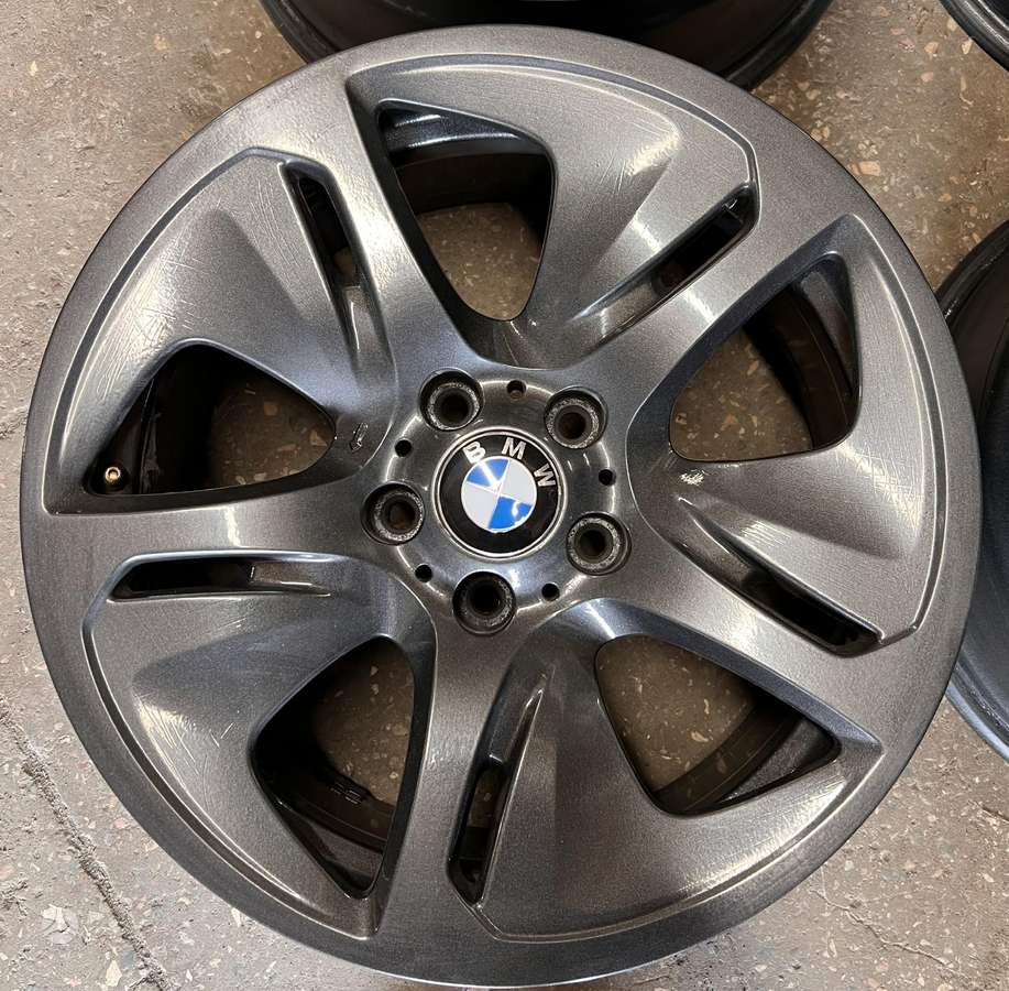 BMW, lengvojo lydinio, R18