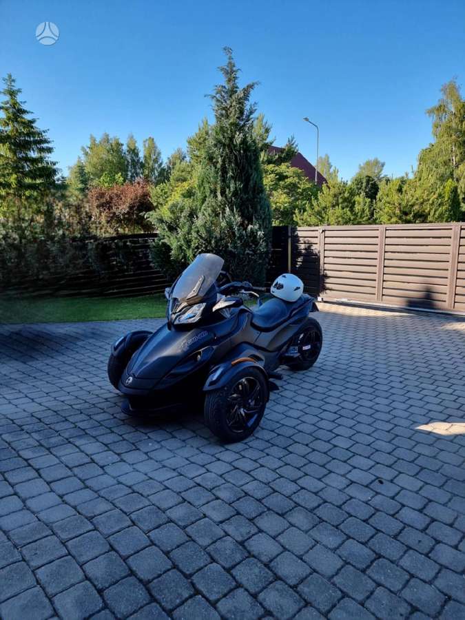 Can-Am Spyder, трициклы