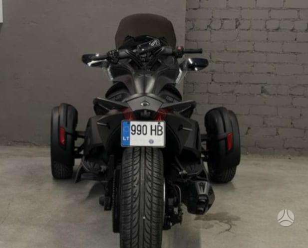 Can-Am Spyder, трициклы