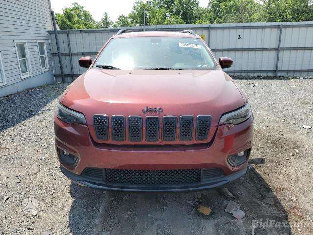 Jeep Cherokee Yra visos dalys
