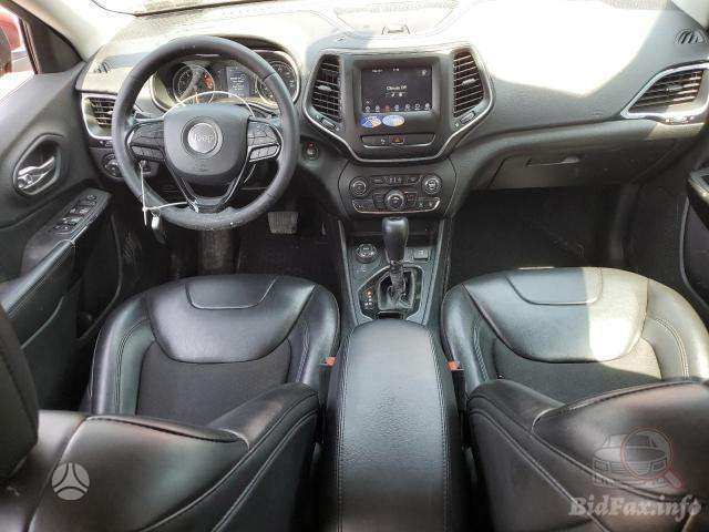 Jeep Cherokee Yra visos dalys
