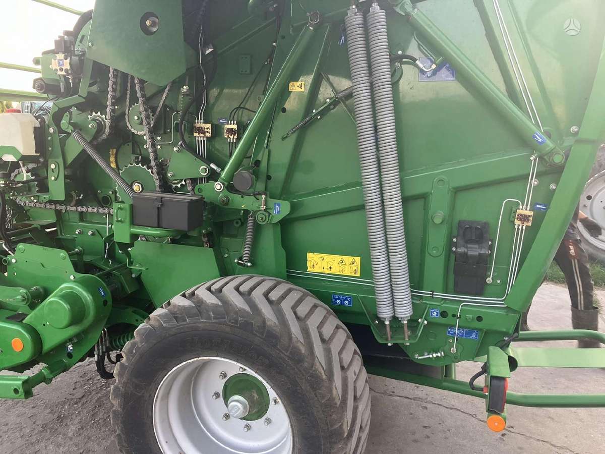 McHale V6 750, balers