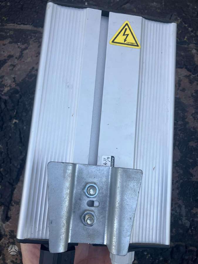 McHale V6 750, presai