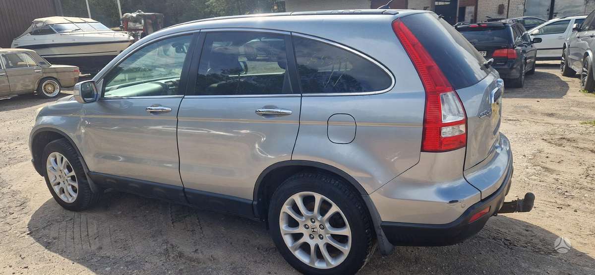 Honda CR-V dalimis