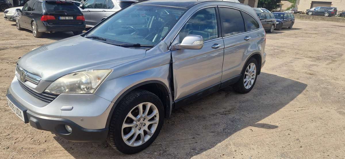 Honda CR-V dalimis