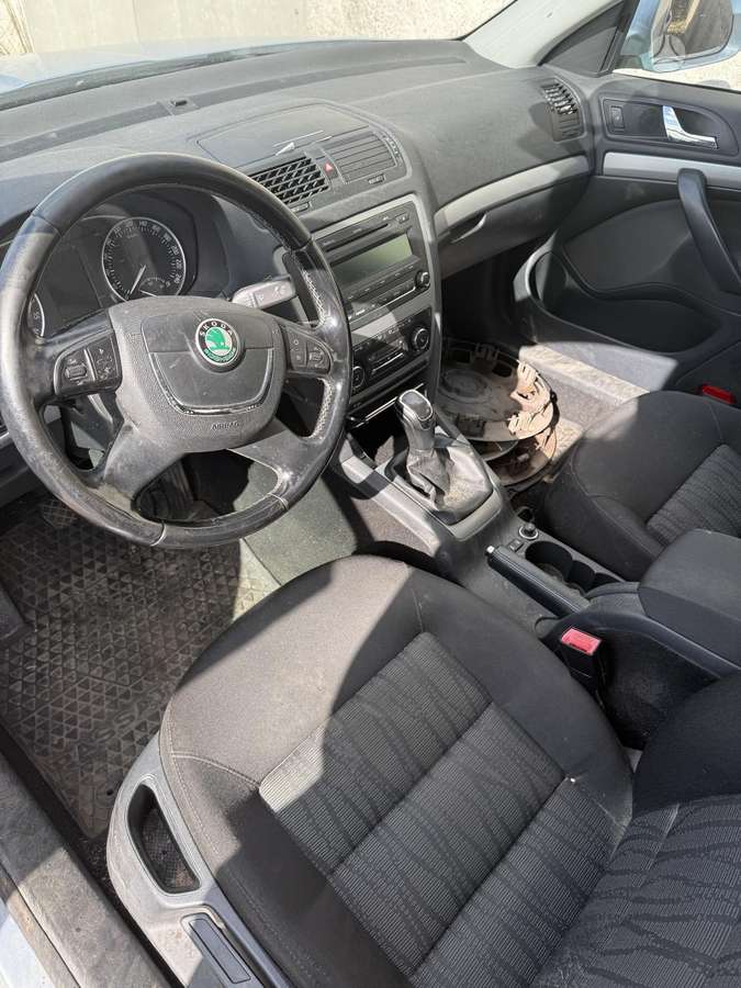 Skoda Octavia dalimis