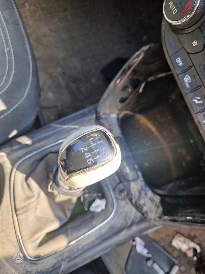 Kia Ceed dalimis