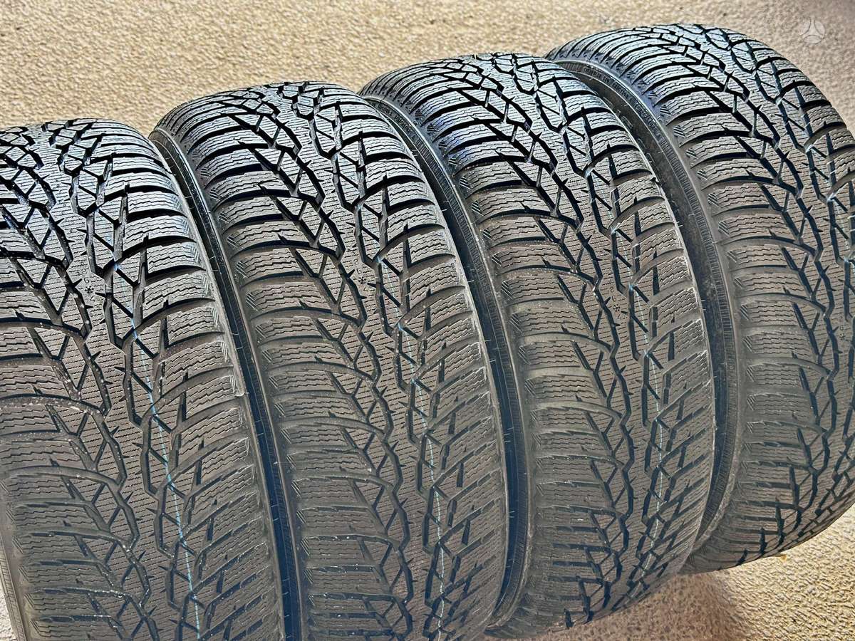 Nokian WR D4, всесезонные 215/60 R16