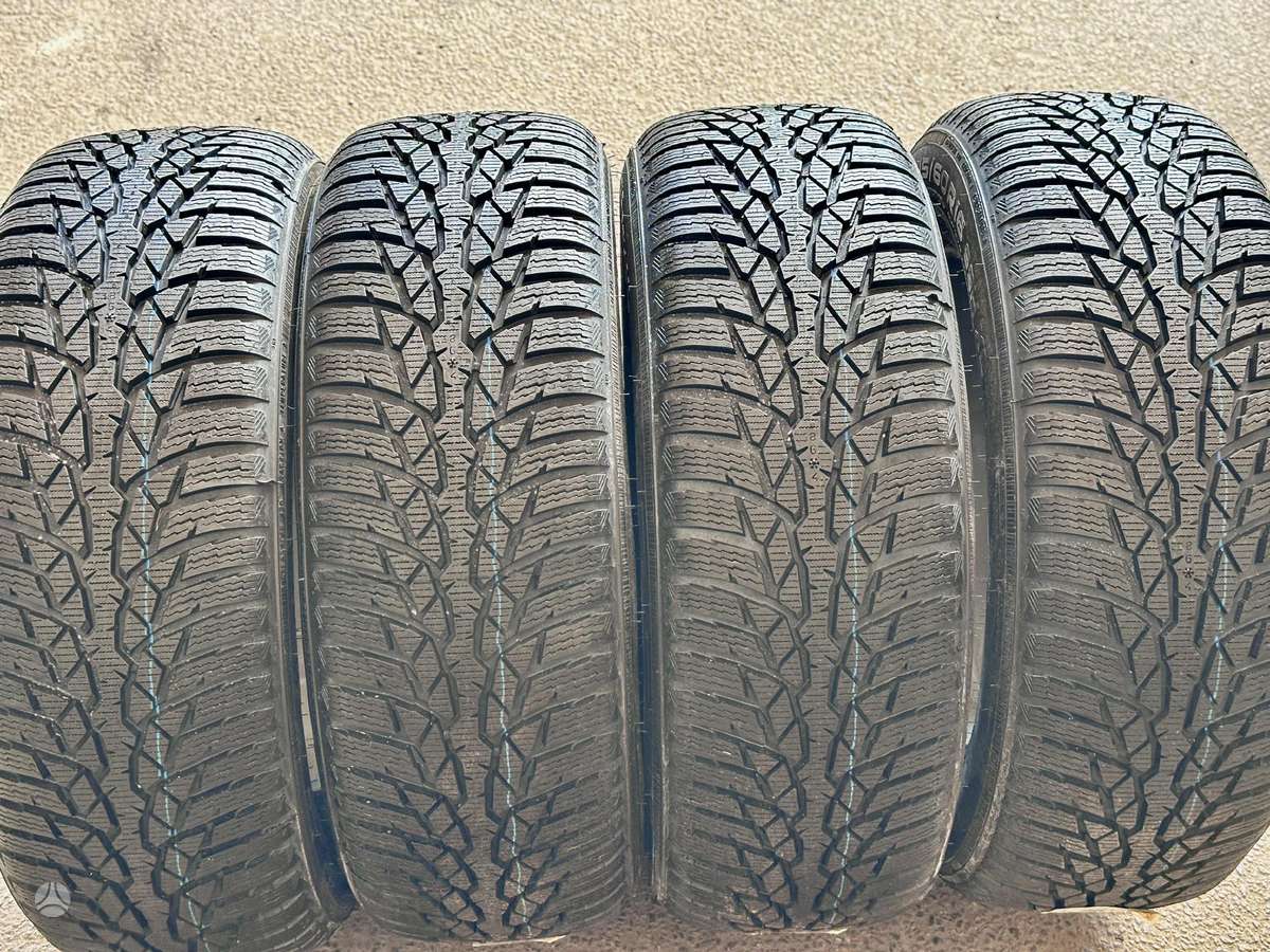 Nokian WR D4, всесезонные 215/60 R16