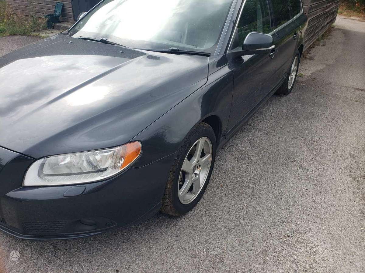 Volvo V70 Spalva 492