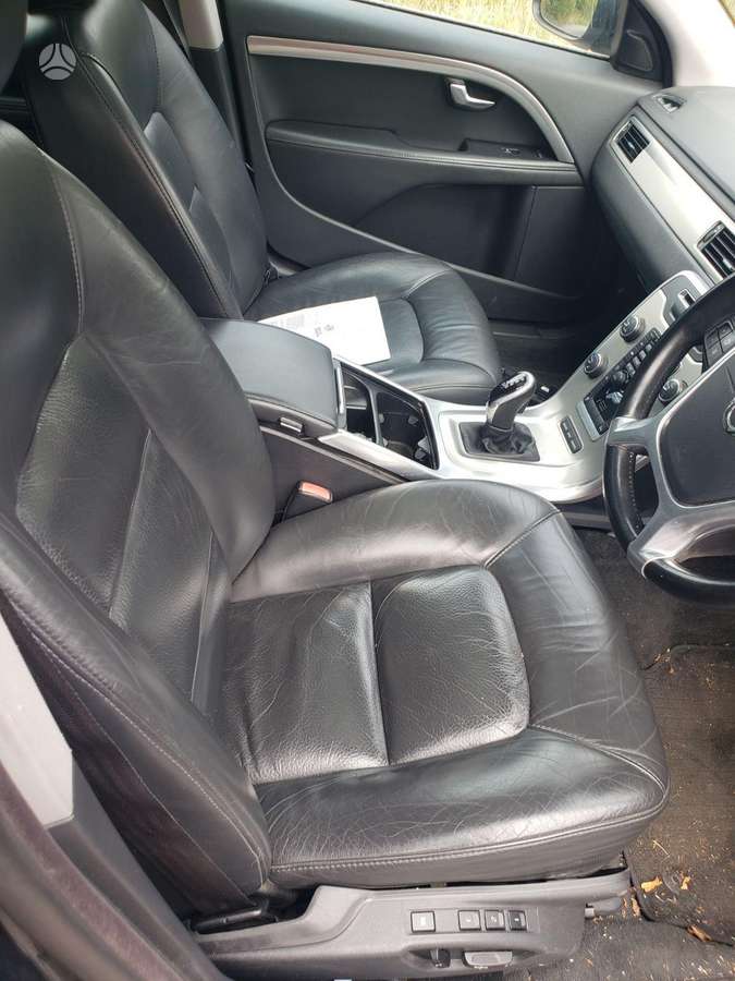 Volvo V70 Spalva 492