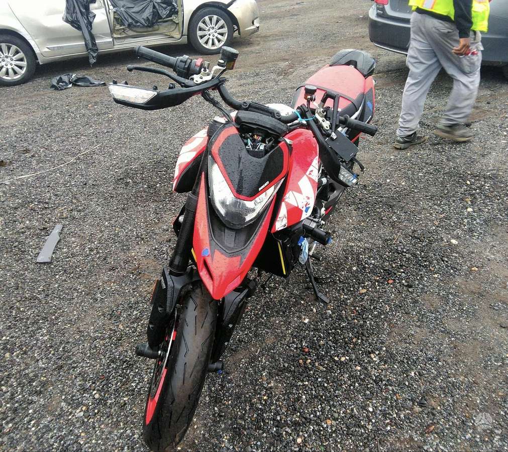 Ducati Hypermotard, supermoto