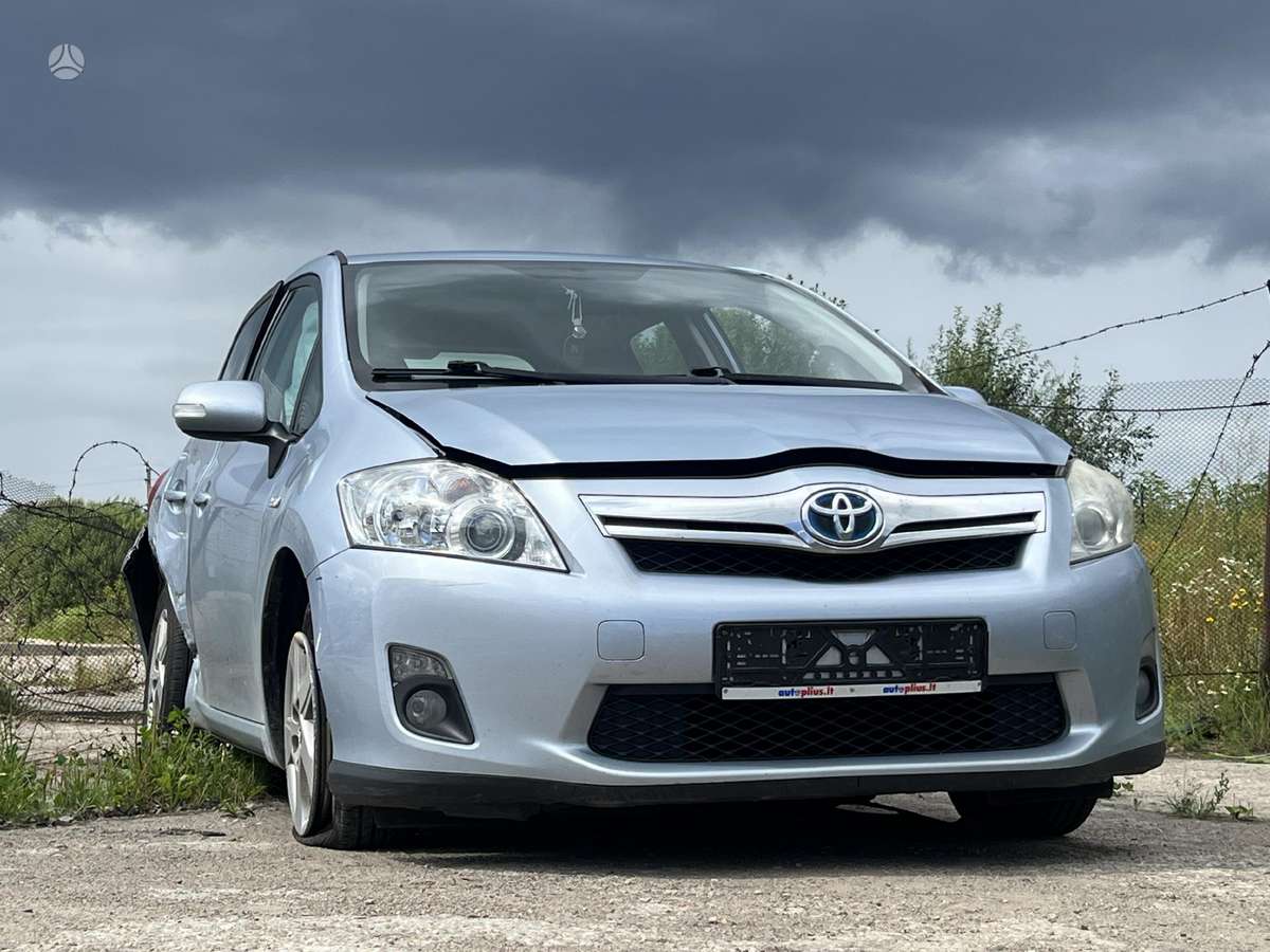 Toyota Auris по частям. Hibryd dalimis