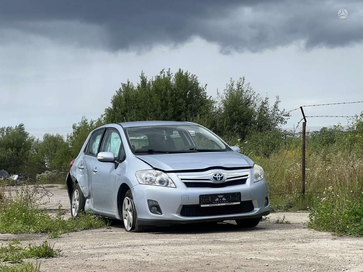 Toyota Auris по частям. Hibryd dalimis