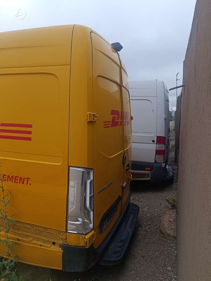 Mercedes-Benz Sprinter, cargo vans