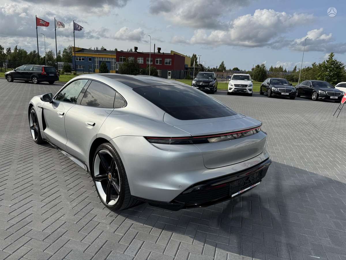 Porsche Taycan - 5