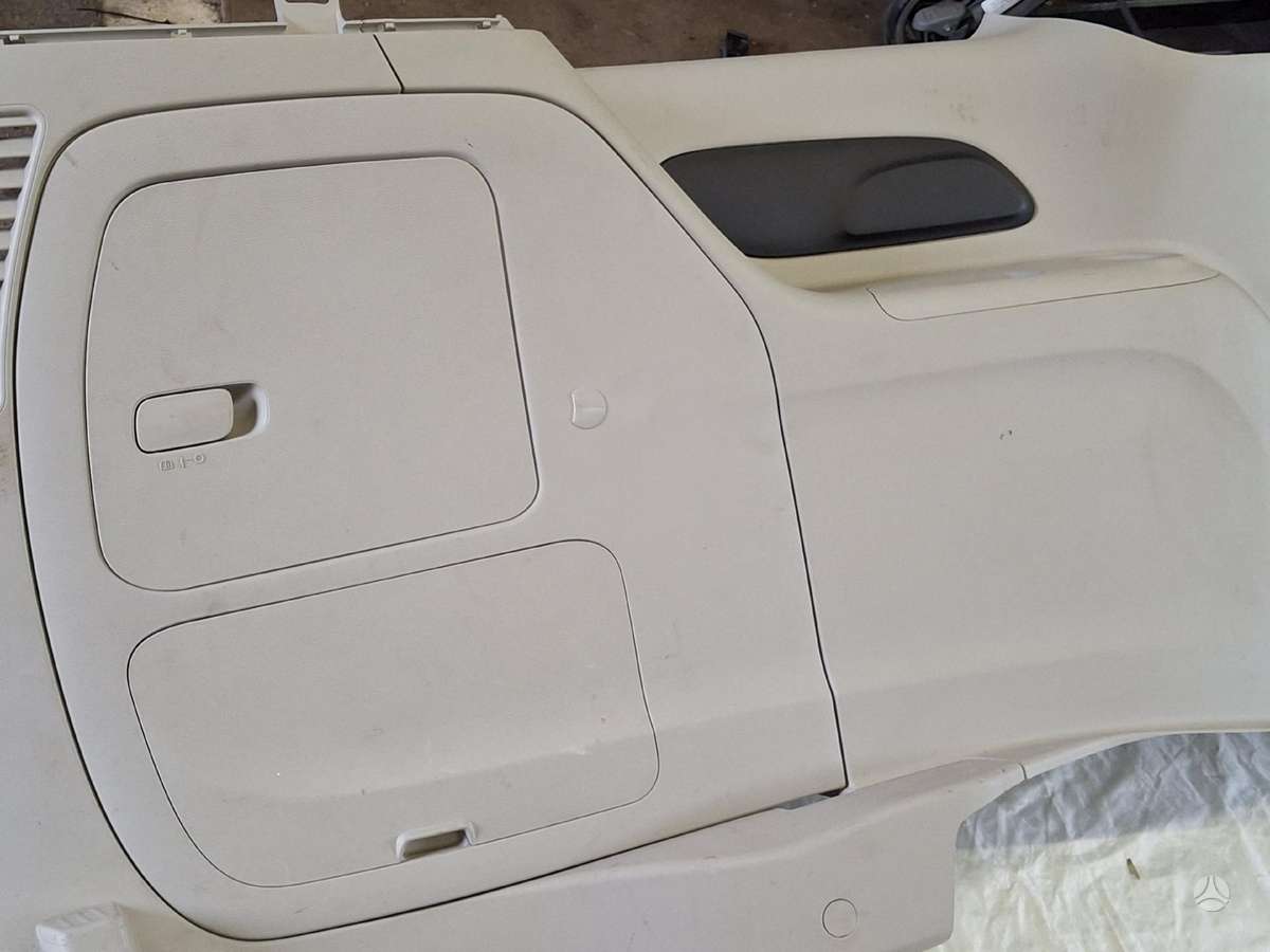 Chrysler Pacifica Dalimis hibridas 2022
