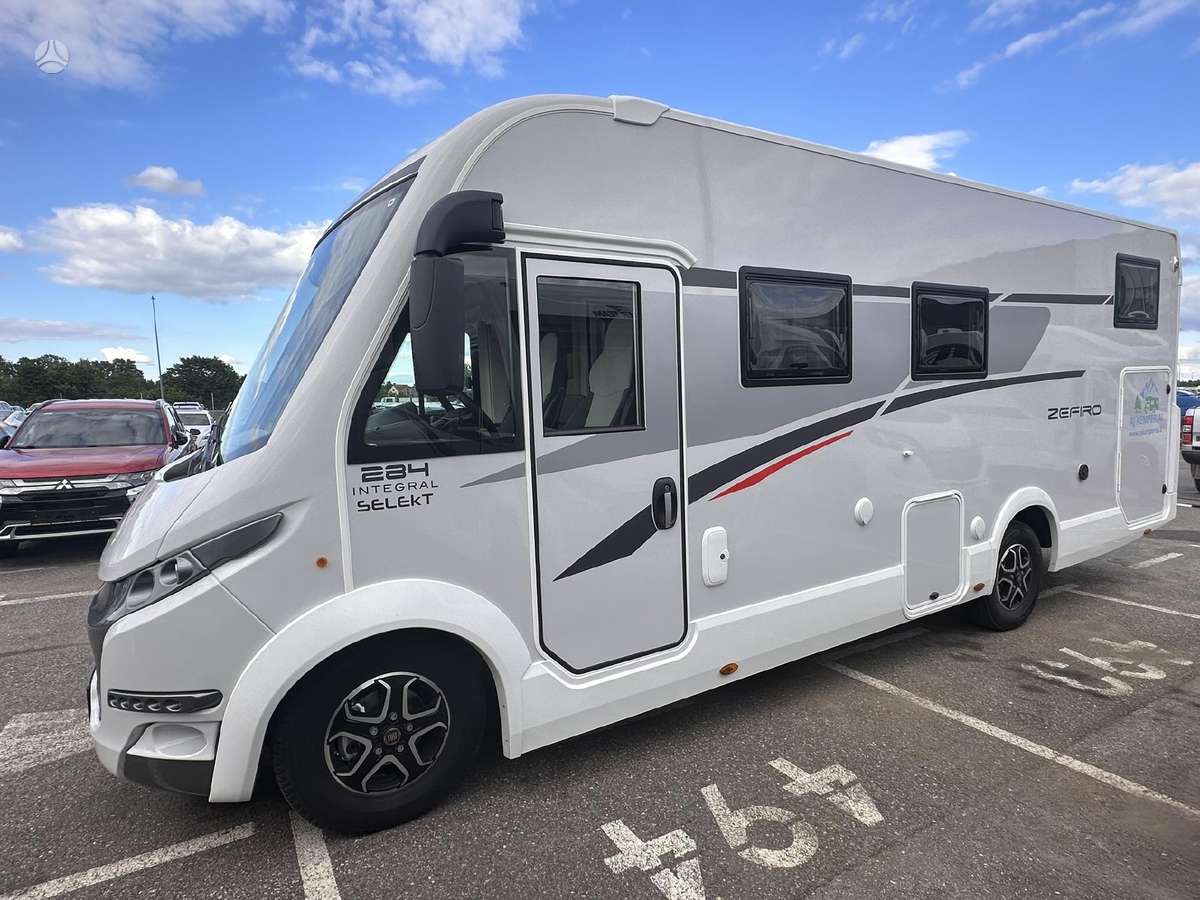 Roller Team Zefiro Plus 284, туристическиe автомобили