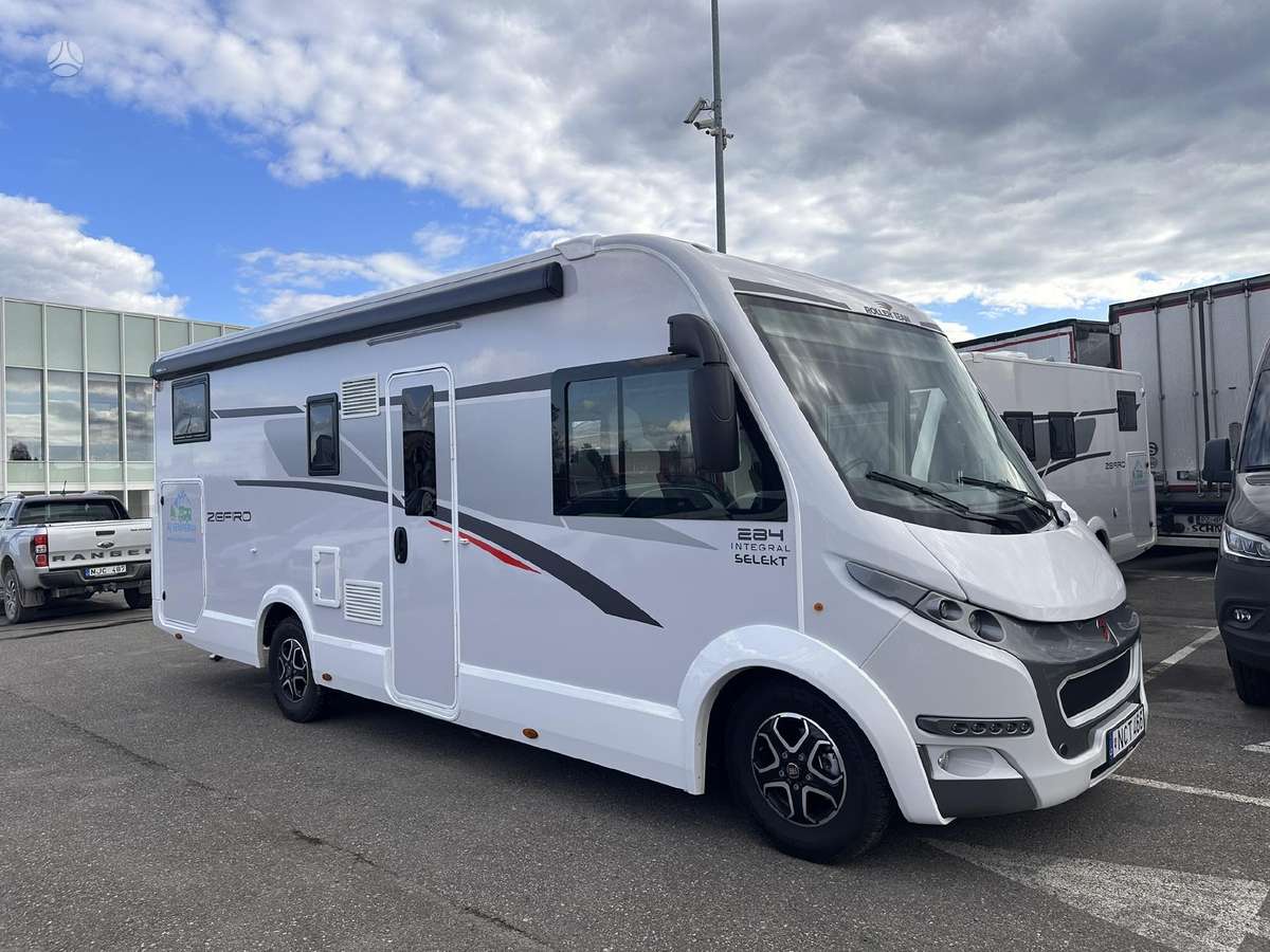 Roller Team Zefiro Plus 284, туристическиe автомобили