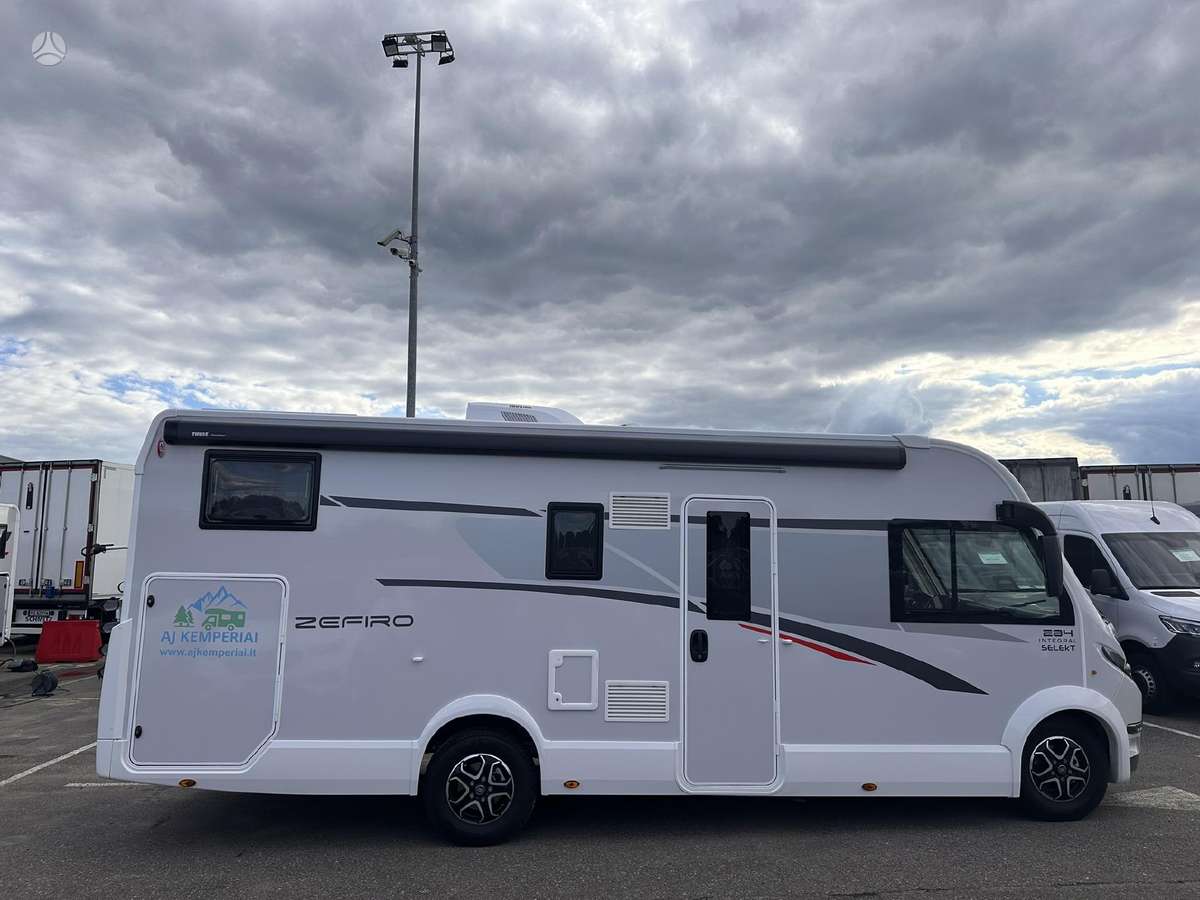 Roller Team Zefiro Plus 284, туристическиe автомобили