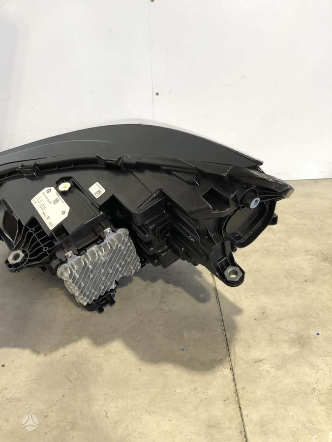BMW iX2, 5A77EC8-05, gaismas