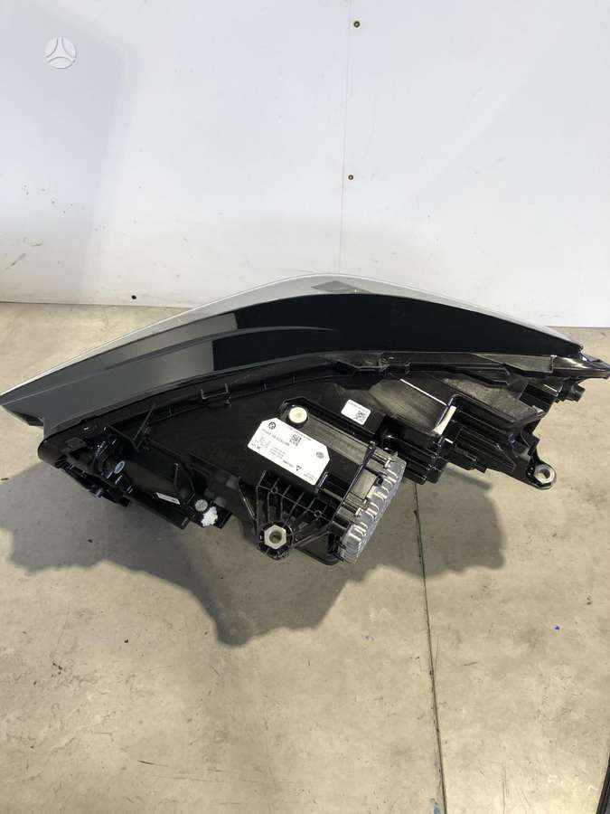 BMW iX2, 5A77EC8-05, gaismas