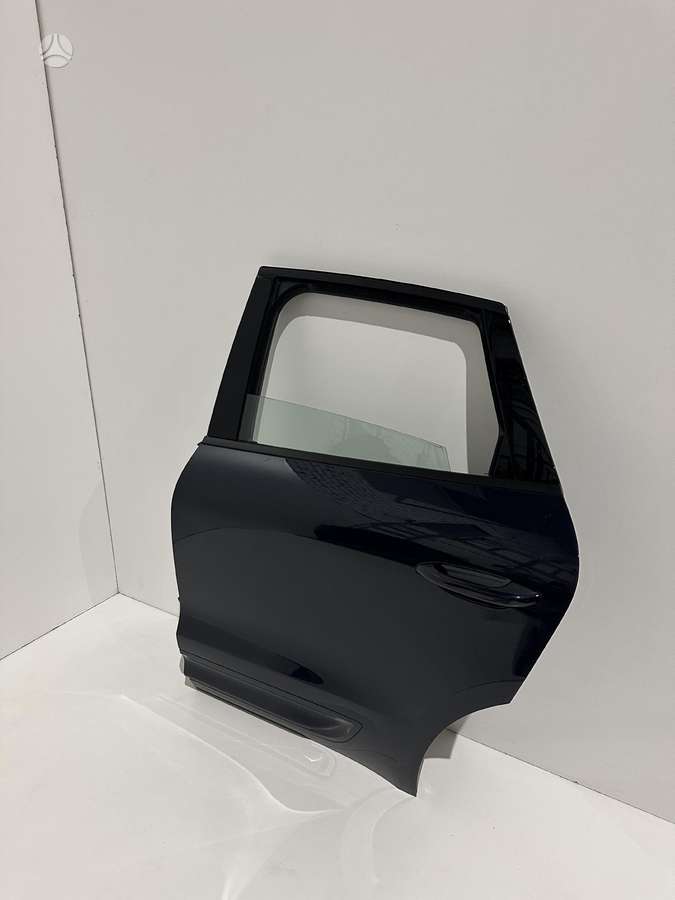 Porsche Macan doors