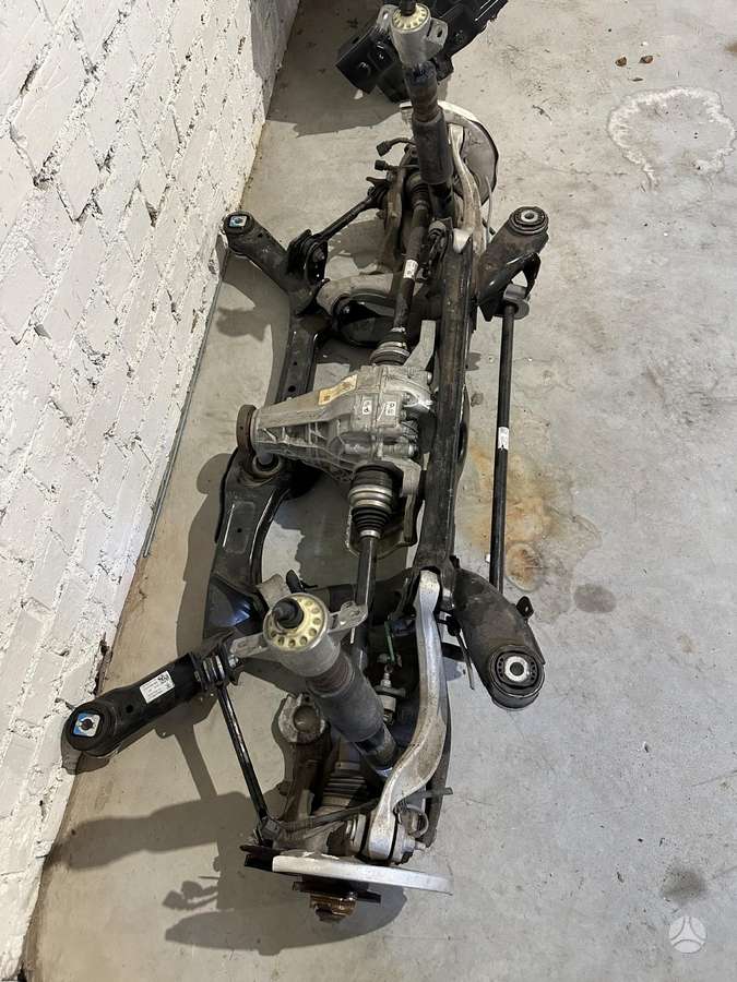 Porsche Macan chassis parts