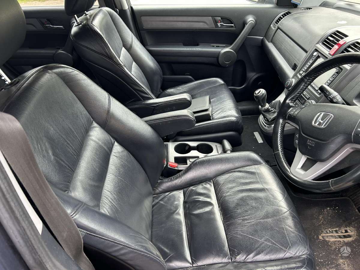 Honda CR-V Dalis pristatome
