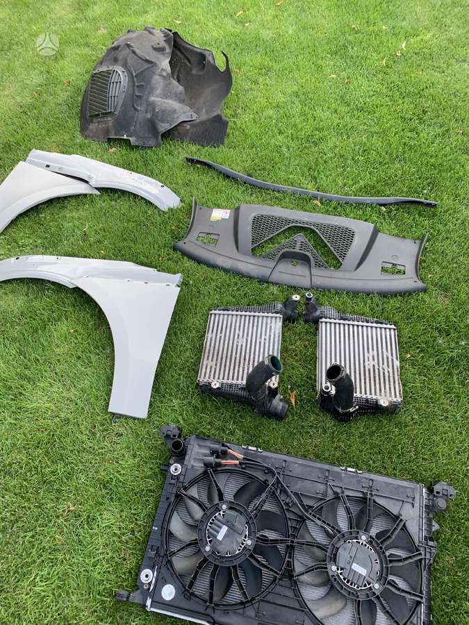 Porsche Macan body parts