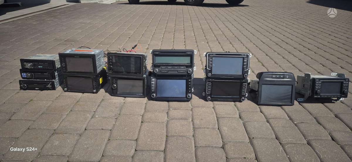 Clarion Geras, жк-дисплеи (lcd)