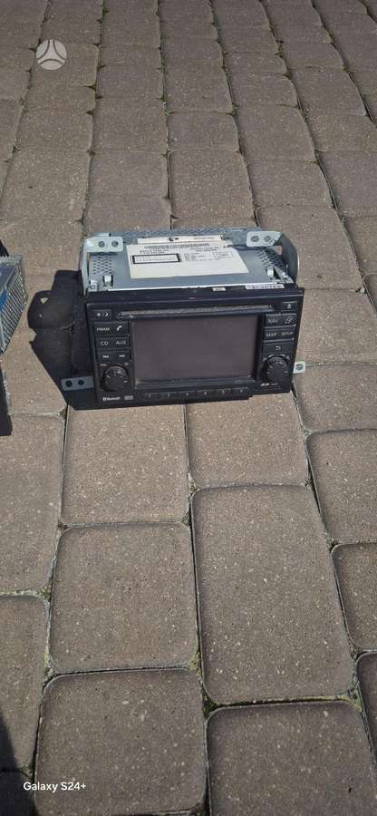 Clarion Geras, lcd displays