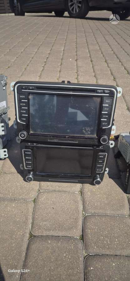 Clarion Geras, lcd displejs