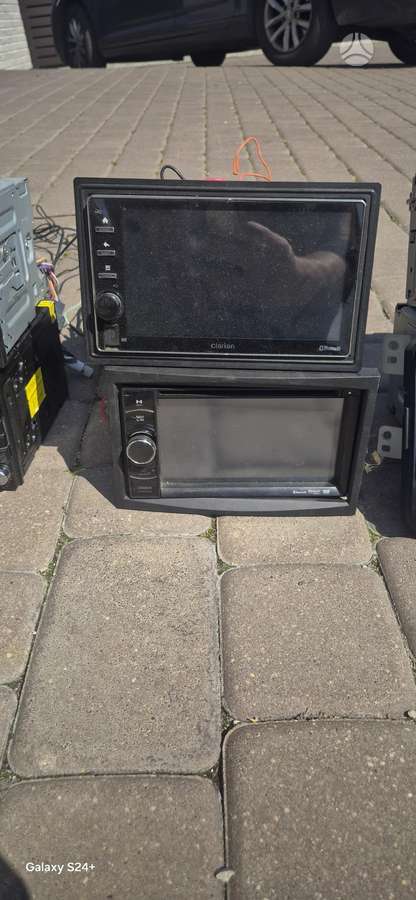 Clarion Geras, жк-дисплеи (lcd)