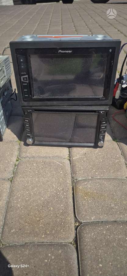 Clarion Geras, lcd displejs