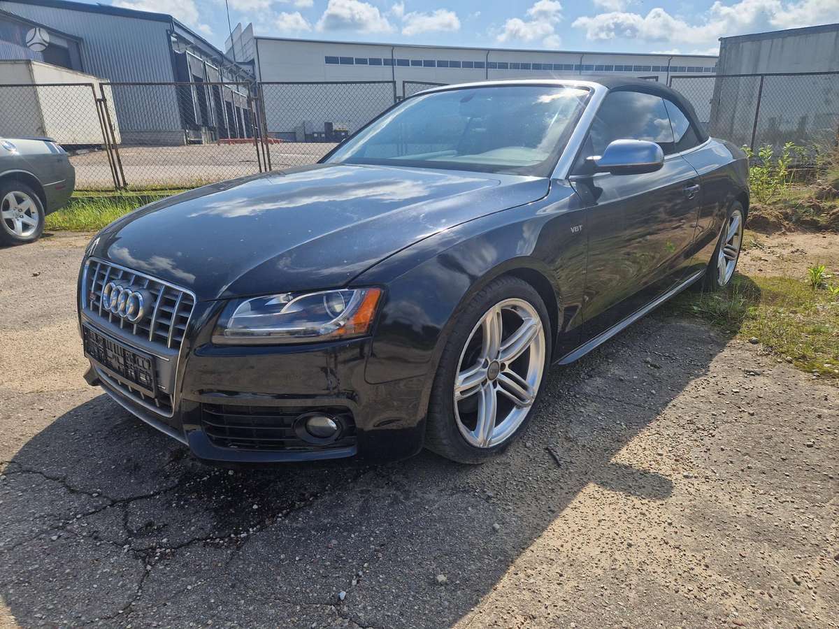 Audi A5 dalimis. Dalimis